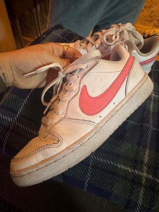 Zapatillas Nike Blancas y Rosas