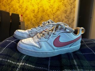Zapatillas Nike Blancas y Rosas