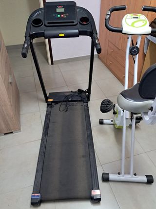 Bicicleta estática y cinta de correr