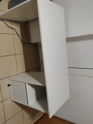 Escritorio blanco con 2 compartimentos