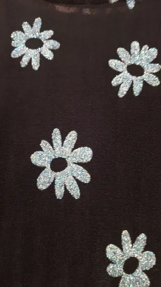 Blusa fiesta flores plateadas