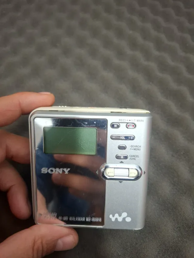 Sony Hi-MD Walkman MZ-RH910 Prata