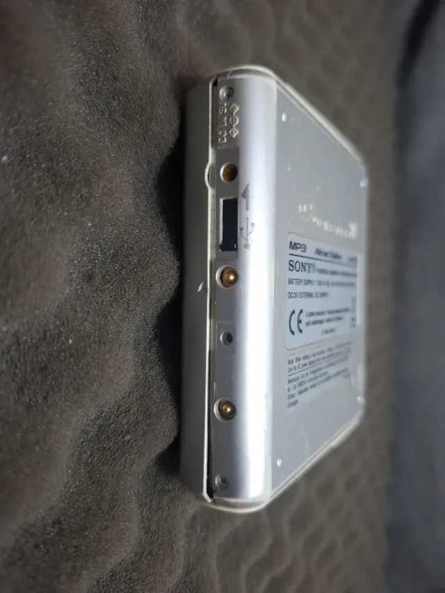 Sony Hi-MD Walkman MZ-RH910 Prata