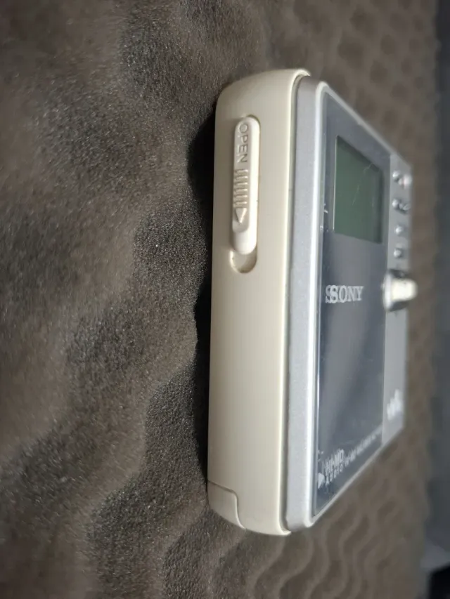 Sony Hi-MD Walkman MZ-RH910 Prata