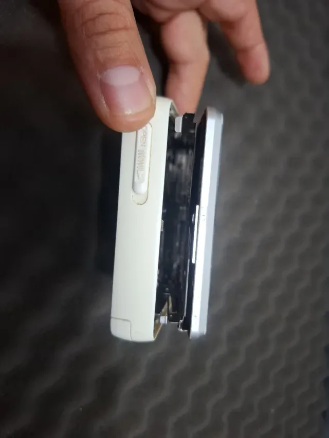 Sony Hi-MD Walkman MZ-RH910 Prata