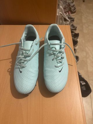 Botas de fútbol Nike Phantom Talla 42 Nuevas