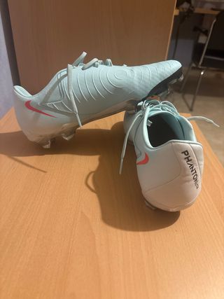 Botas de fútbol Nike Phantom Talla 42 Nuevas