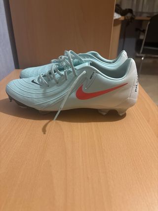 Botas de fútbol Nike Phantom Talla 42 Nuevas