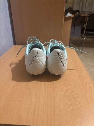 Botas de fútbol Nike Phantom Talla 42 Nuevas