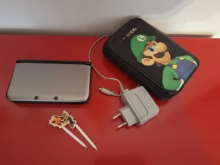 Nintendo 3DS XL Argento + 5 Giochi