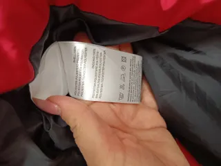 Giubbotto donna rosso con zip nera