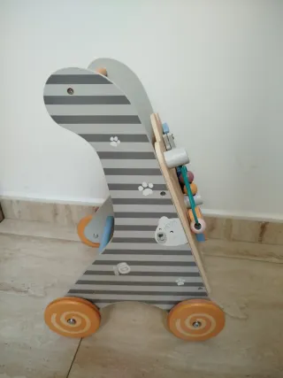 Correpasillos de madera nuevo