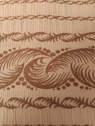 Colcha vintage blanca y marrón