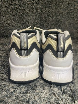 Nike Air Max 200 Talla 42.5 Negro Blanco