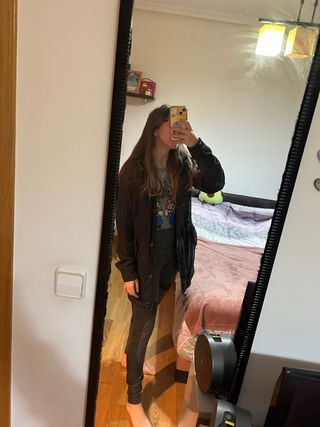 Abrigo largo estilo parka negro