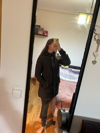 Abrigo largo estilo parka negro