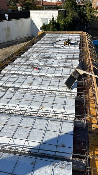 lmjconstruccionyreformas@gmail.com