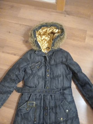 Abrigo de invierno con capucha y cinturón