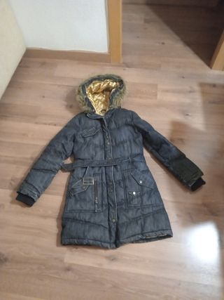 Abrigo de invierno con capucha y cinturón