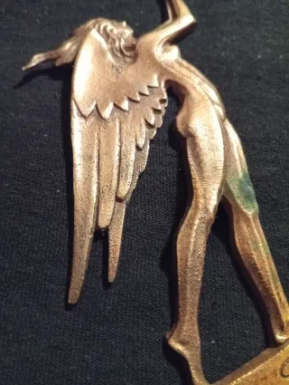 Fregio vintage donna alata