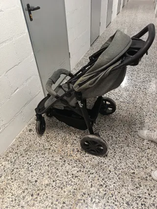 Carro de bebé Joie gris