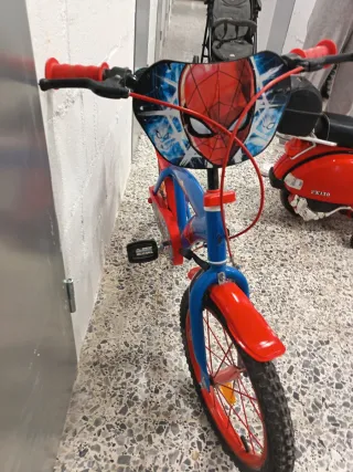 Bicicleta Infantil Spiderman Roja y Azul