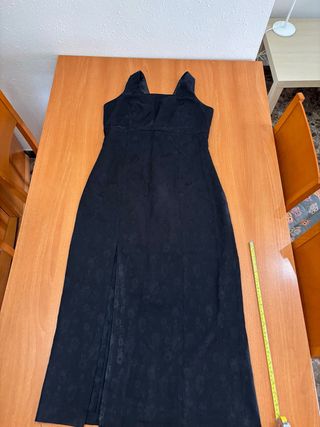 Vestido largo negro con abertura