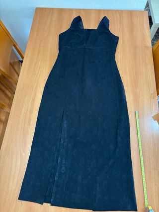 Vestido largo negro con abertura