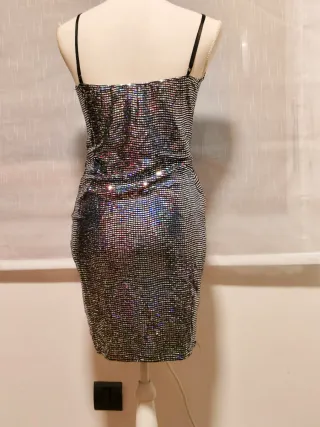 Vestido corto escote V brillante