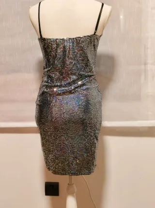 Vestido corto escote V brillante