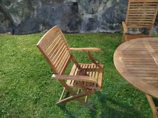 Mesa de jardín de madera extensible y sillas