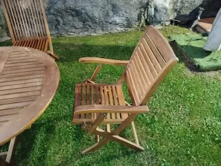 Mesa de jardín de madera extensible y sillas