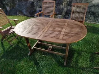 Mesa de jardín de madera extensible y sillas