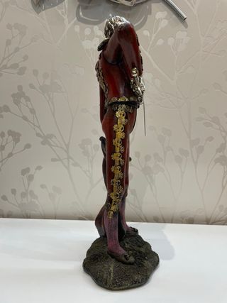 Figura Escultura Matador Traje Rojo y Oro