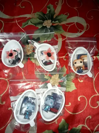Lote 6 mini Funkos Kinder Stranger Things