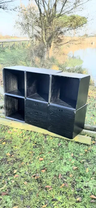 Mobili cubici neri