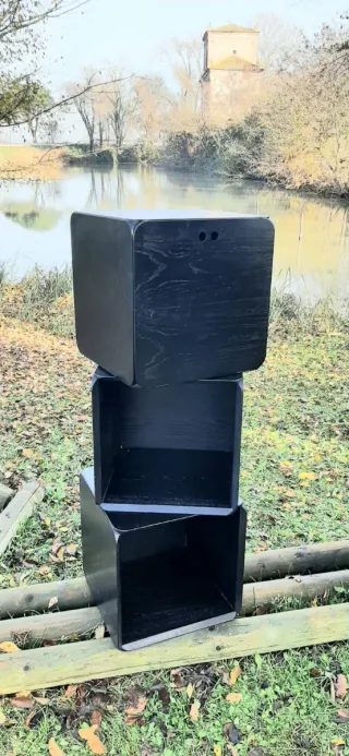 Mobili cubici neri