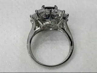 Anillo con Circonitas y Zafiro