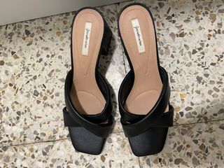 Sandalias Stradivarius negras