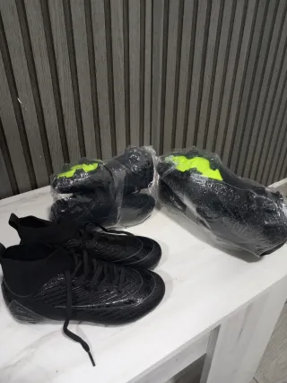 Botas de fútbol Negras