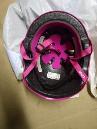 Casco de patinaje rosa