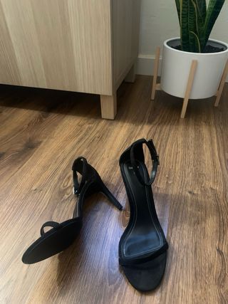 Sandalias Negras Tacón Velvet Bershka