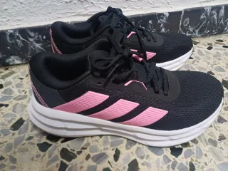 Zapatillas Adidas Negras y Rosas