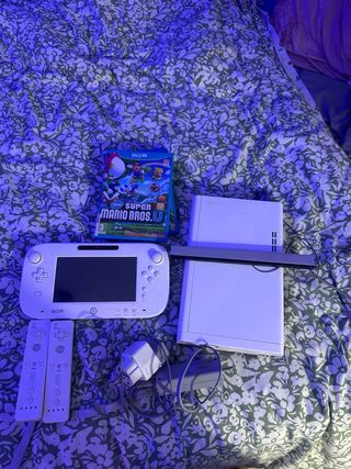 Nintendo Wii U + Super Mario Bros. U + Mario kart