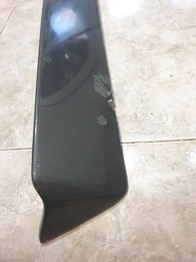 Alerón Golf MK3 con tercera luz de freno  VER FOTO