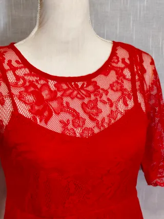 Vestido de encaje rojo nuevo con etiqueta