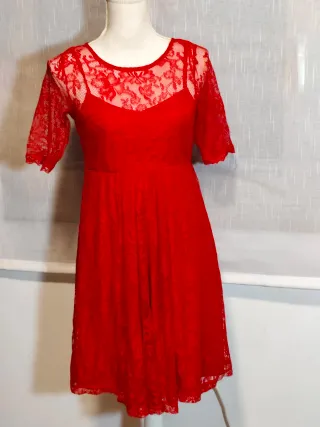 Vestido de encaje rojo nuevo con etiqueta