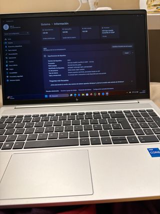 Portátil HP EliteBook 650 G9 Plata