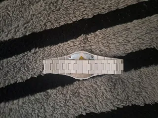 Reloj blanco moderno