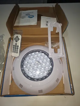 Luce LED per piscina con telecomando